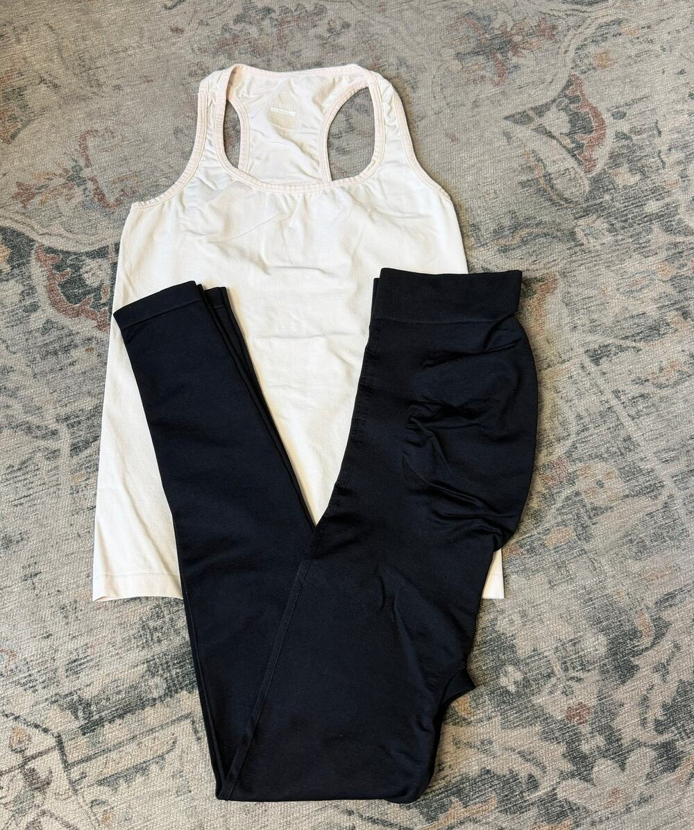 Blanqi Maternity Leggings and‎ Tank Top Black and Nude Pink S/M